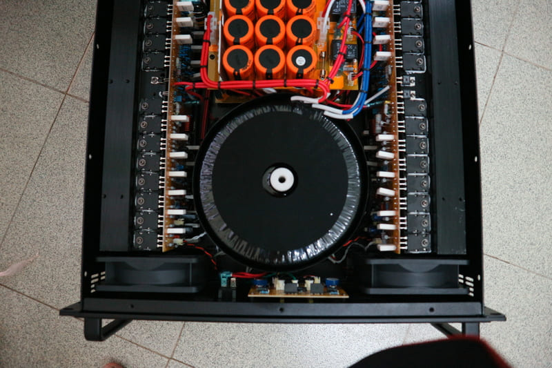 cấu tạo cuộn cảm của cục đẩy công suất DB XK 1600