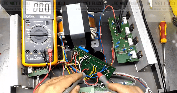 Lưu ý khi tự sửa amply bị nghẹt tiếng