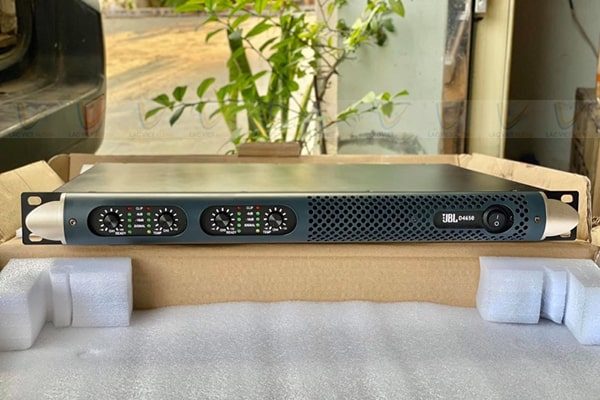 Cục đẩy 4 kênh siêu mỏng CS JBL D4650