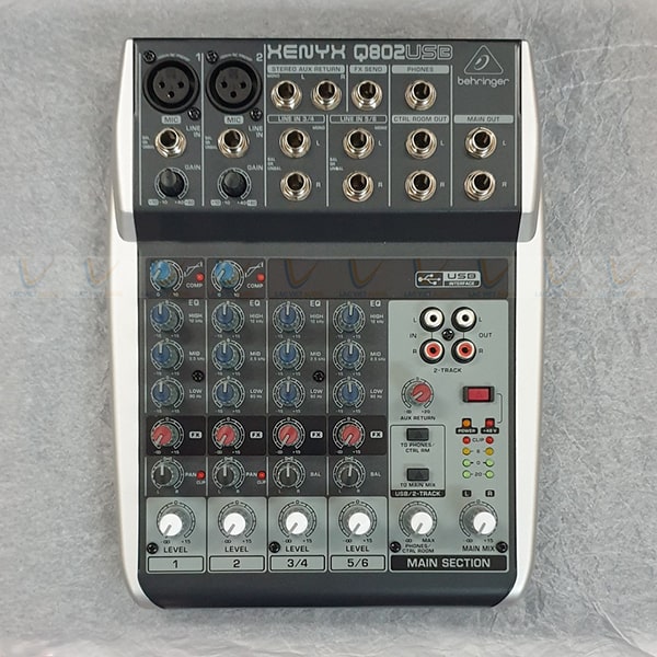 Mixer 4 channel Behringer Xenyx 802