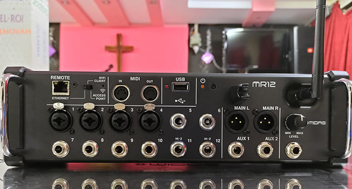 Bàn mixer cho phép ghi âm và phát lại âm thanh chất lượng cao