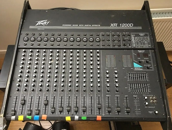 Mua bàn mixer Peavey XR1200D chính hãng tại Lạc Việt Audio
