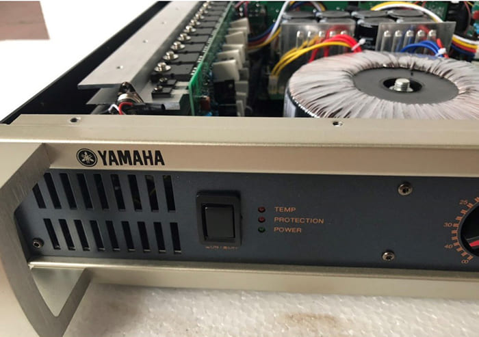 Cục đẩy công suất giá 4 triệu Yamaha P9500S