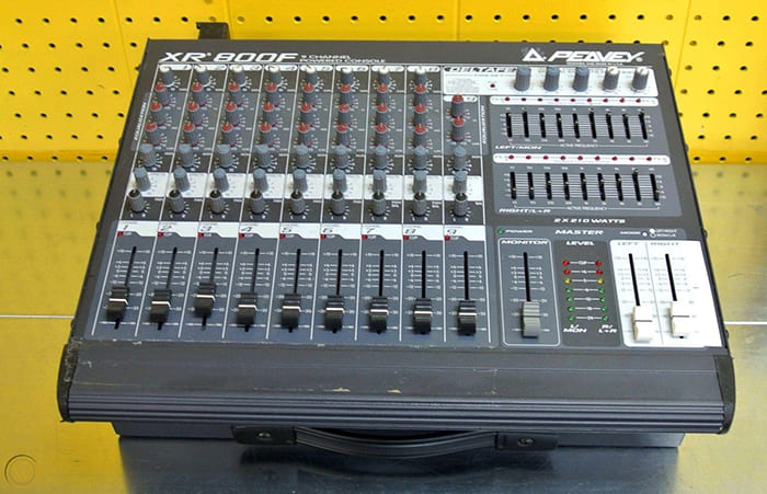 Mua bàn mixer Peavey XR 800F chính hãng tại Lạc Việt Audio