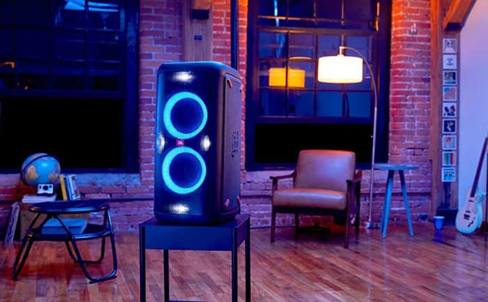 Loa bluetooth có đèn LED nháy theo nhạc tạo được không gian giải trí sống động hơn