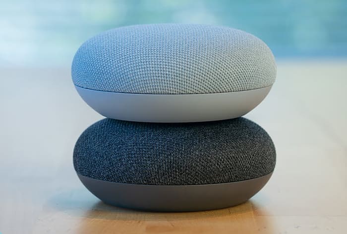 Loa thông minh Google Nest Mini nhỏ gọn, dễ dàng mang đi
