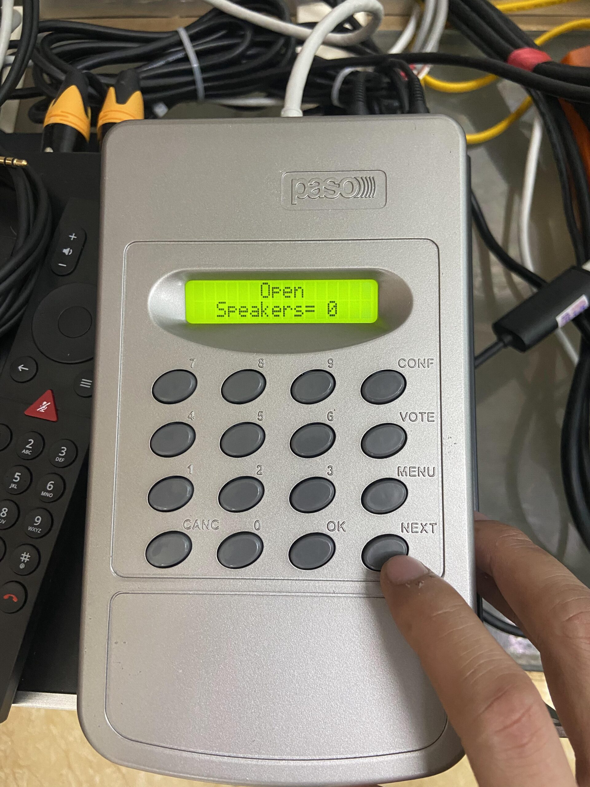 Bàn điều khiển với các chức năng hiện đại