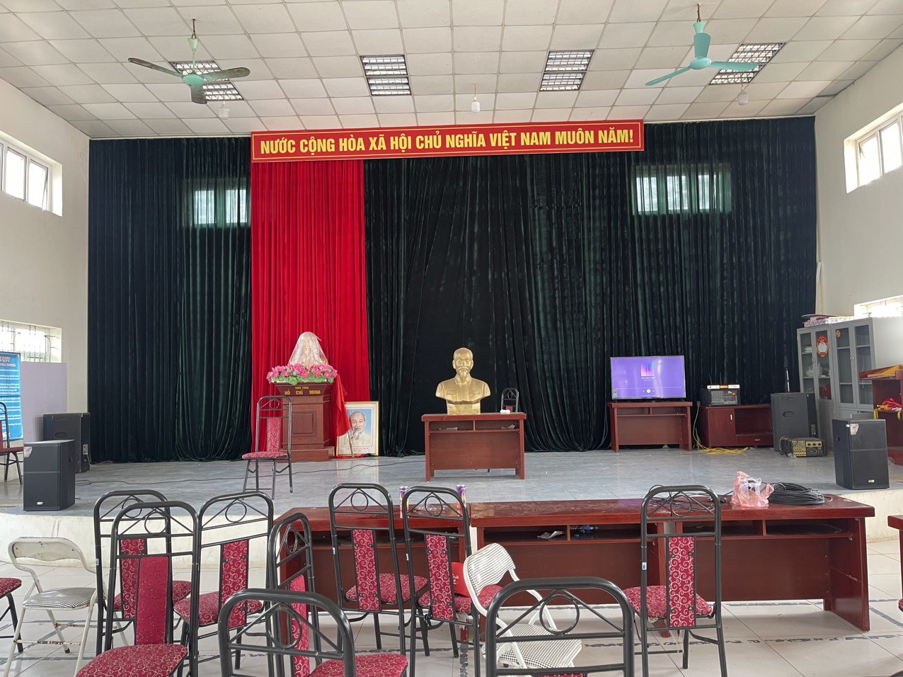 Dự án lắp đặt hệ thống âm thanh hội trường Tổ dân phố 5, phường Mễ Trì Dự án lắp đặt hệ thống âm thanh hội trường Tổ dân phố 5, phường Mễ Trì