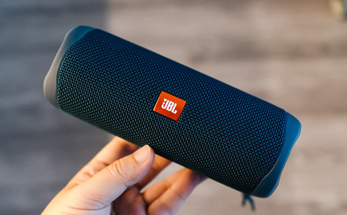Loa Bluetooth JBL Flip 5 có thiết kế ấn tượng