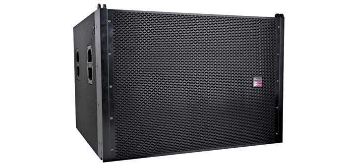 Loa array Studiomaster V5S mang đến 3 củ loa bass 25cm