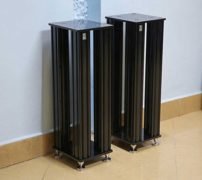 Thanh lý kệ chân loa sắt giá rẻ