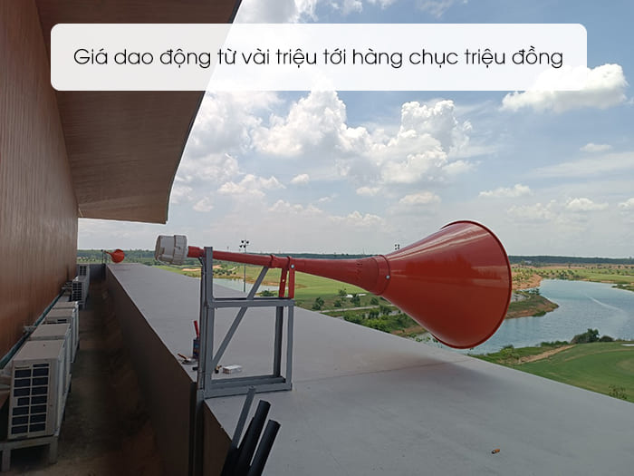 Giá loa phóng thanh 100W dao động từ vài triệu tới hàng chục triệu đồng