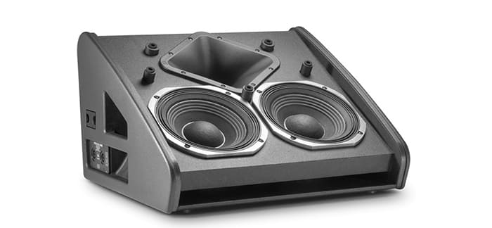 Loa trang bị 2 củ woofer 10-inch và một củ loa nén D2 3 inch