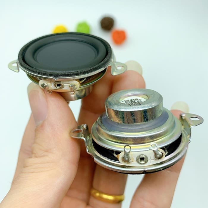 Mua củ loa JBL cần chú ý chúng có kích thước tương thích, phù hợp