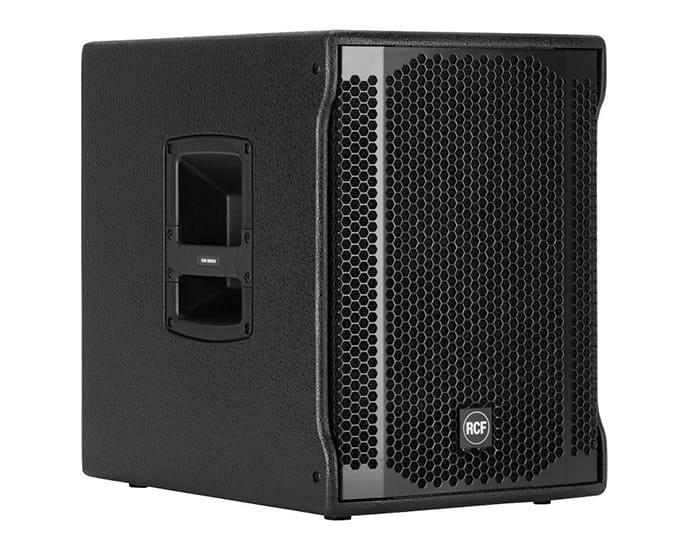 RCF 702AS sở hữu vẻ ngoài hiện đại, nhỏ gọn RCF 702AS sở hữu vẻ ngoài hiện đại, nhỏ gọn