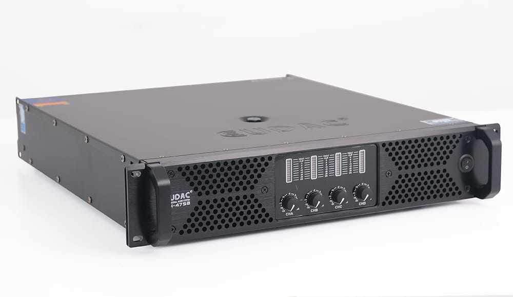Bộ khuếch đại EUDAC AH-4750 từ trái qua phải