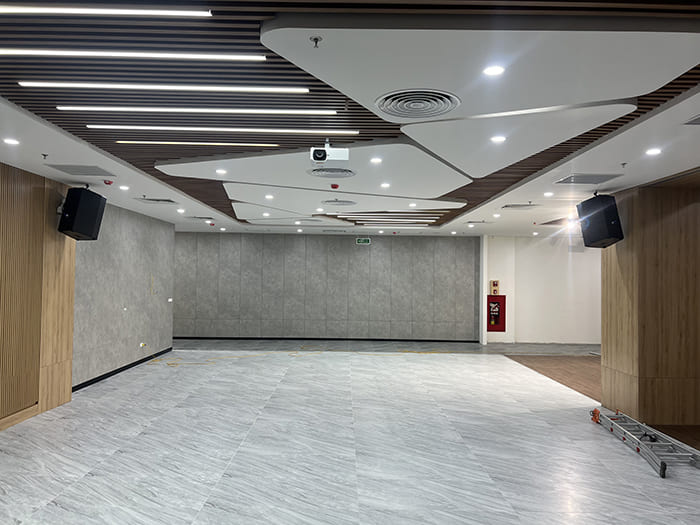 Có thể lắp đặt ở nhiều không gian hội trường khác nhau