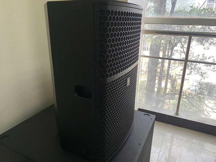 Loa sân khấu HD Acoustic thiết kế lịch sự, bền bỉ, âm thanh toàn dải sống động Loa sân khấu HD Acoustic thiết kế lịch sự, bền bỉ, âm thanh toàn dải sống động