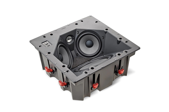 Thiết kế của Focal 100 ICLCR5 tạo ấn tượng bởi khung loa và giỏ driver liên kết liền mạch
