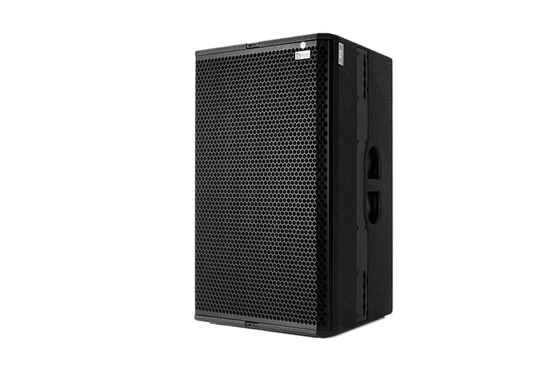 Loa DB Acoustic T-24N có kích thước 706 × 440 × 440 mm và nặng 33 kg