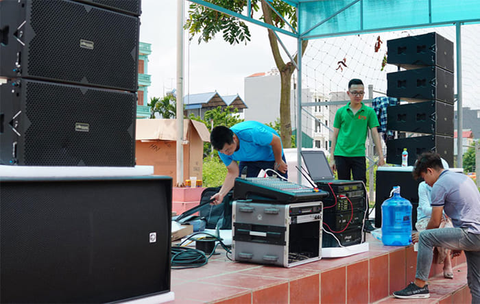 Ngắt kết nối loa khỏi các thiết bị khác Ngắt kết nối loa khỏi các thiết bị khác