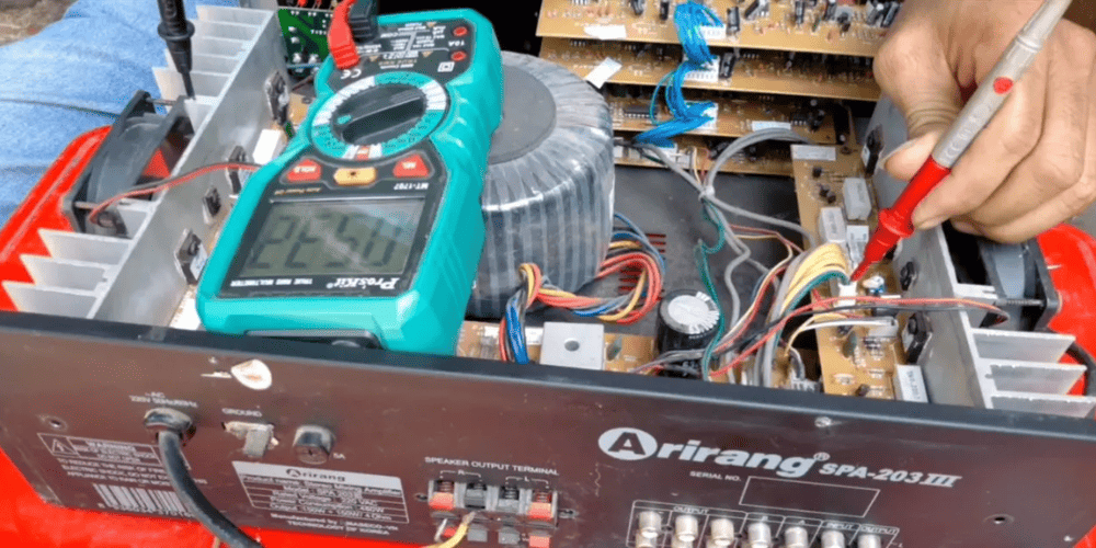 Sửa chữa amply bị nổ như súng đạn