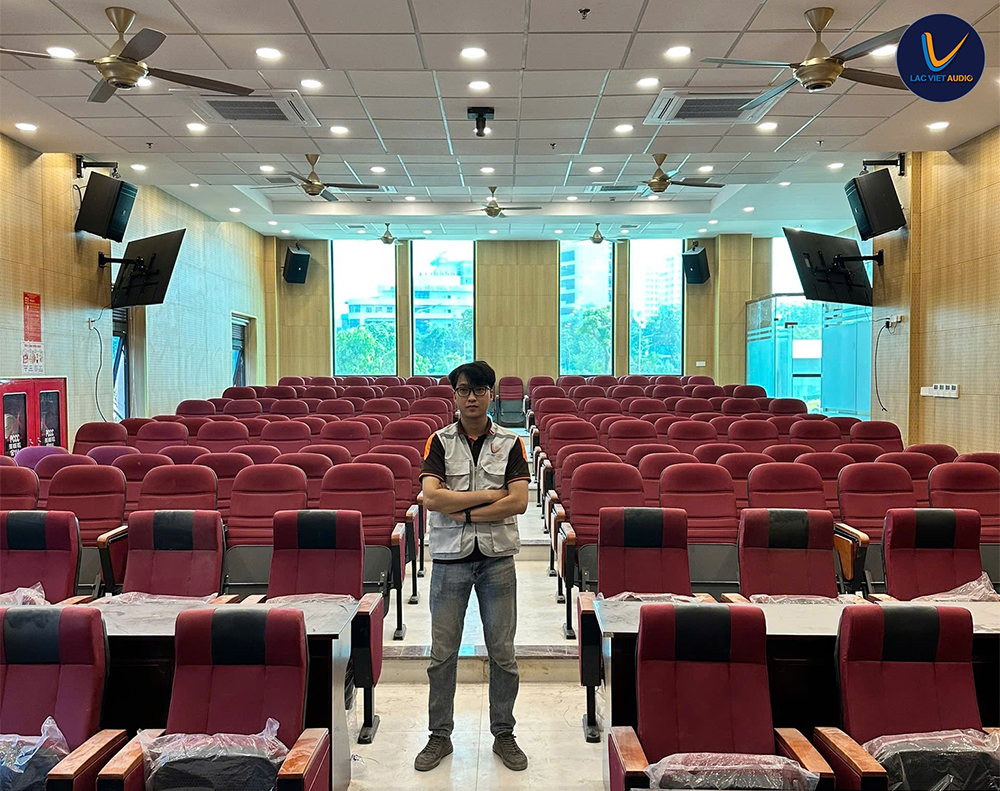 Hệ thống loa hội trường lắp đặt khoa học, đầy đủ, đáp ứng nhu cầu sử dụng của khách hàng